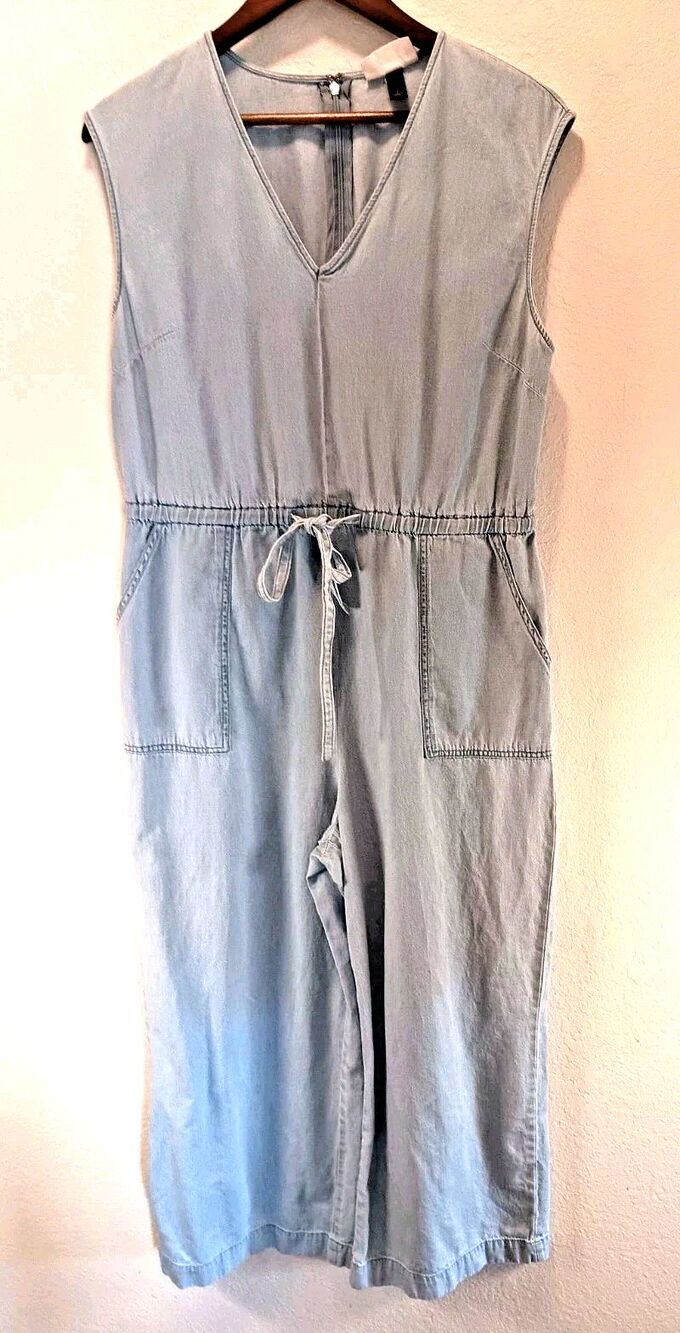Universal Thread Light Wash Denim Jumpsuit Wide Leg Sleeveless Tie Waist L